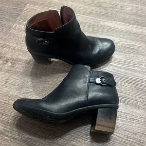 Dansko ankle boot leather